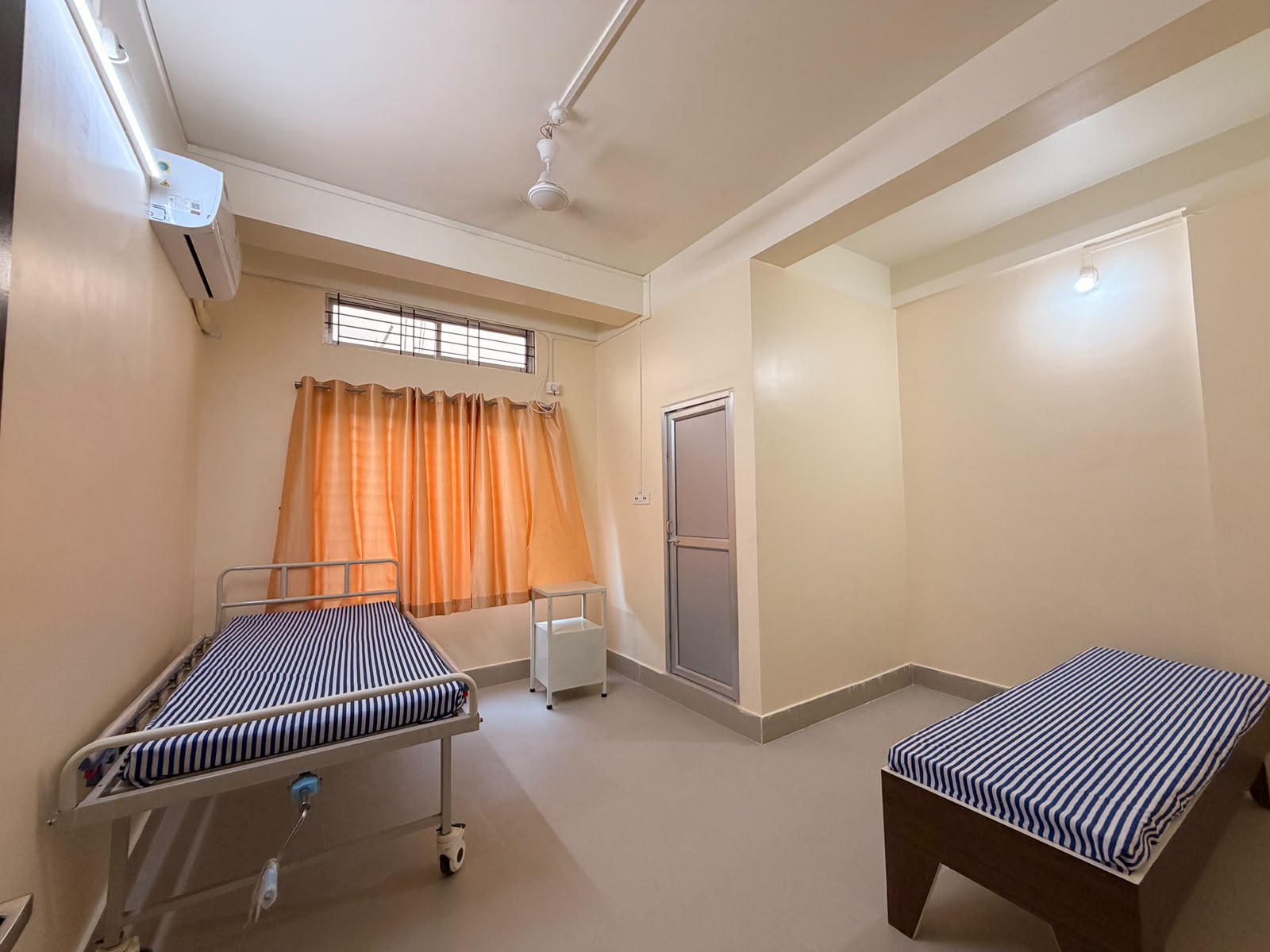 Deluxe Patient Cabin